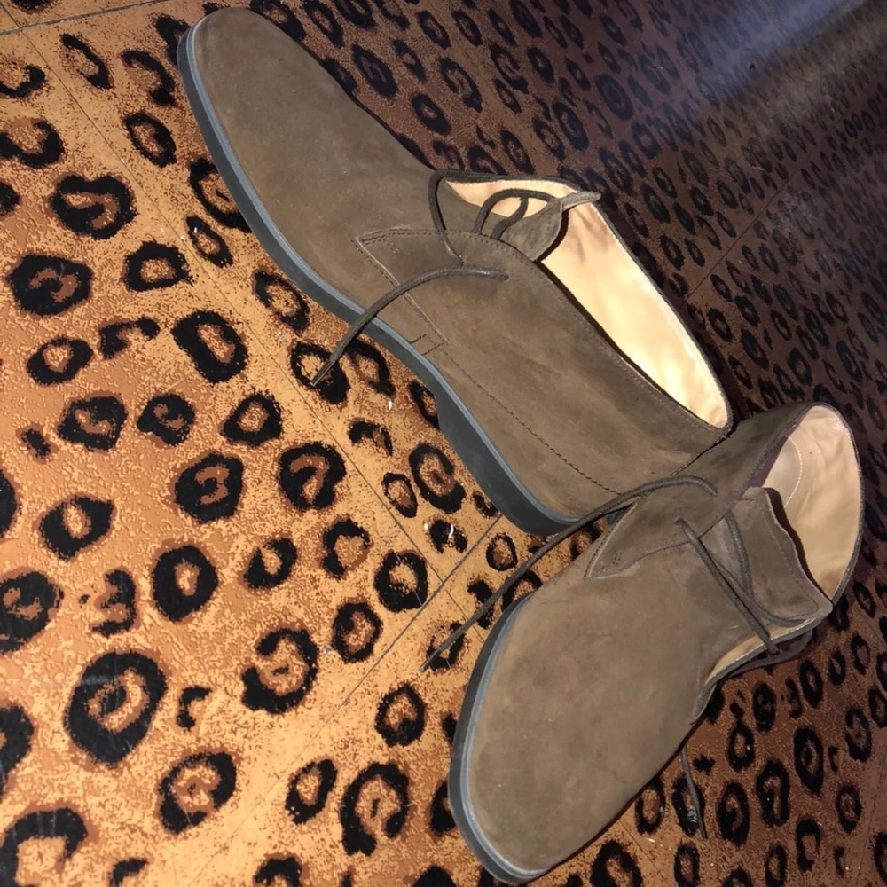 Tod’s Suede Chukka Boots